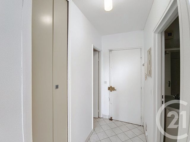 Appartement F1 à louer - 1 pièce - 32.03 m2 - ST DENIS - 93 - ILE-DE-FRANCE - Century 21 Riva Immobilier