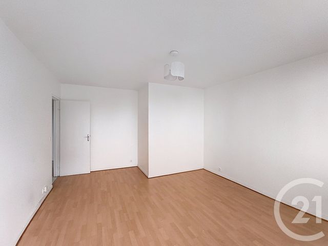 Appartement F1 à louer - 1 pièce - 32.03 m2 - ST DENIS - 93 - ILE-DE-FRANCE - Century 21 Riva Immobilier