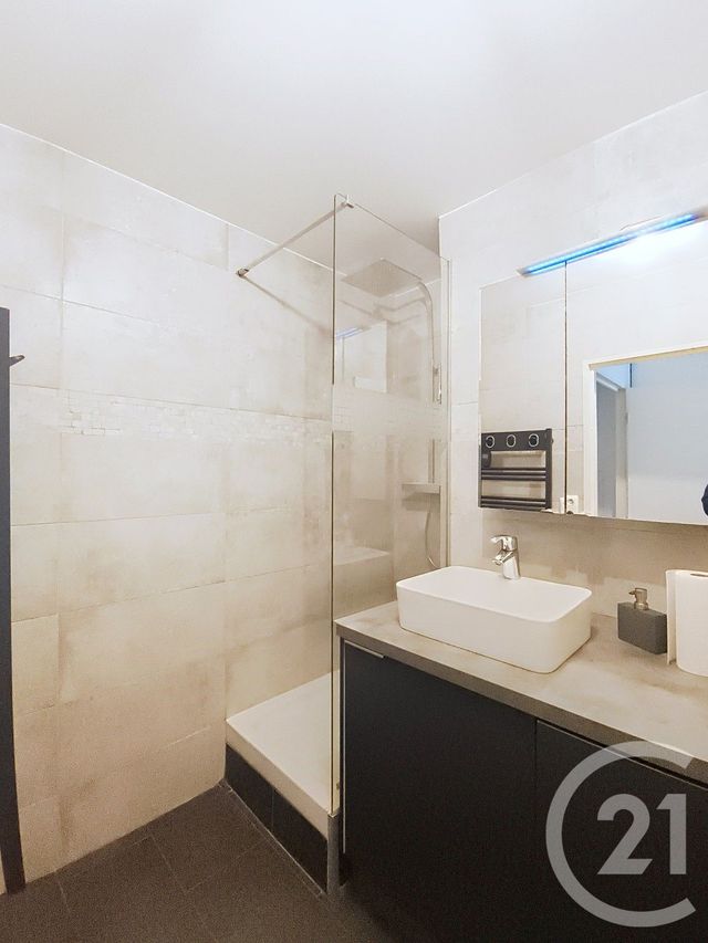 Appartement F2 à louer - 2 pièces - 46.3 m2 - ST DENIS - 93 - ILE-DE-FRANCE - Century 21 Riva Immobilier