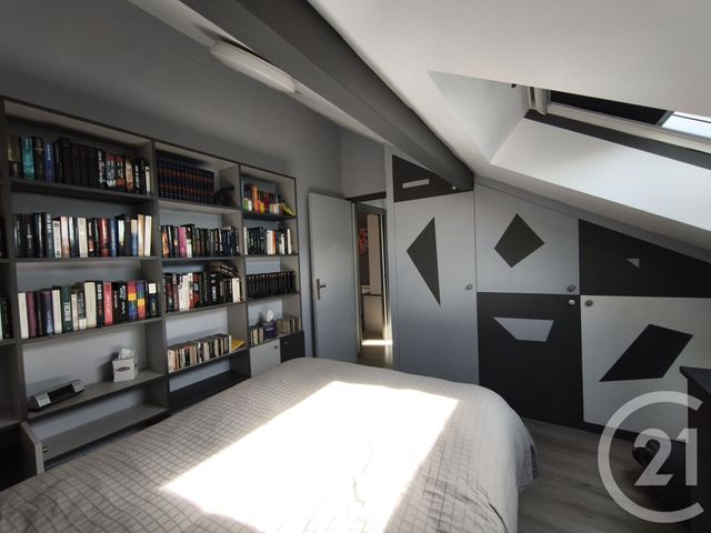 Appartement Duplex à vendre - 3 pièces - 54.39 m2 - ST DENIS - 93 - ILE-DE-FRANCE - Century 21 Riva Immobilier