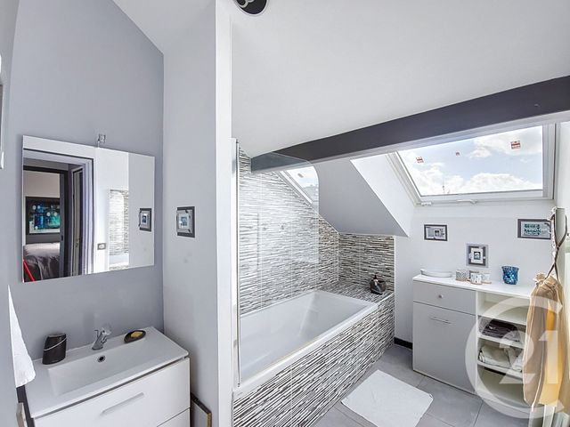 Appartement Duplex à vendre - 3 pièces - 54.39 m2 - ST DENIS - 93 - ILE-DE-FRANCE - Century 21 Riva Immobilier