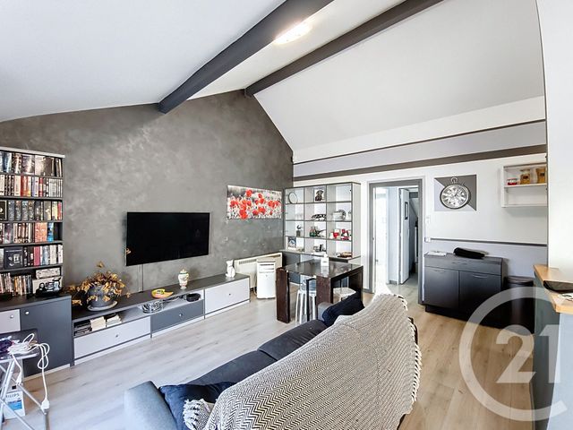 Appartement Duplex à vendre - 3 pièces - 54.39 m2 - ST DENIS - 93 - ILE-DE-FRANCE - Century 21 Riva Immobilier