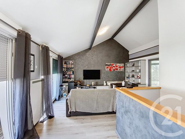 Appartement Duplex à vendre - 3 pièces - 54.39 m2 - ST DENIS - 93 - ILE-DE-FRANCE - Century 21 Riva Immobilier