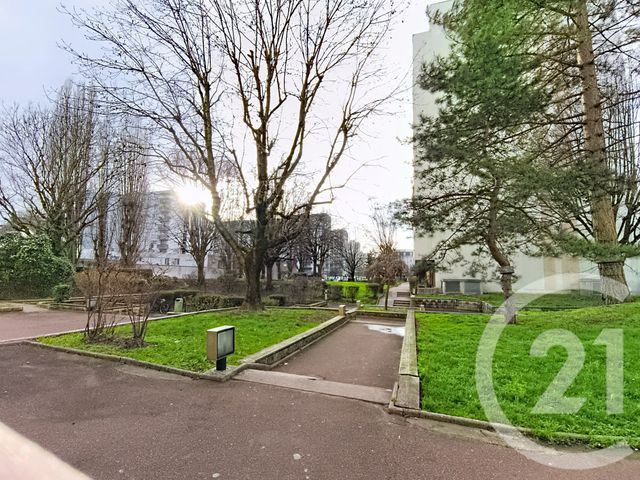 Appartement F3 à vendre - 3 pièces - 64.79 m2 - ST DENIS - 93 - ILE-DE-FRANCE - Century 21 Riva Immobilier