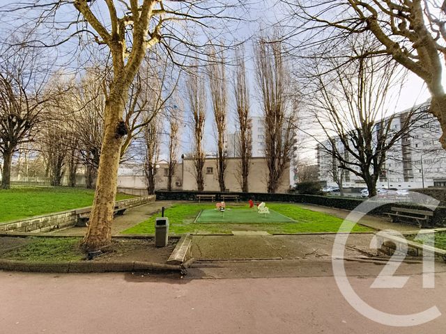 Appartement F3 à vendre - 3 pièces - 64.79 m2 - ST DENIS - 93 - ILE-DE-FRANCE - Century 21 Riva Immobilier