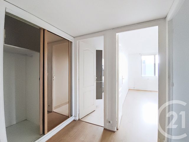 Appartement F3 à vendre - 3 pièces - 64.79 m2 - ST DENIS - 93 - ILE-DE-FRANCE - Century 21 Riva Immobilier