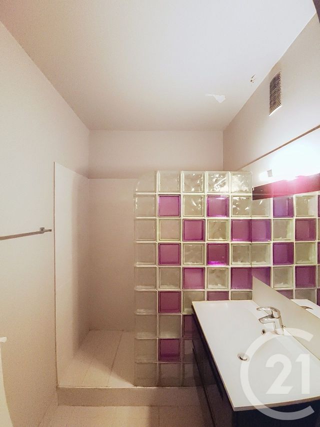 Appartement F3 à vendre - 3 pièces - 64.79 m2 - ST DENIS - 93 - ILE-DE-FRANCE - Century 21 Riva Immobilier