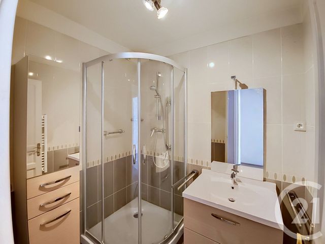 Appartement F4 à vendre - 4 pièces - 79.59 m2 - ST DENIS - 93 - ILE-DE-FRANCE - Century 21 Riva Immobilier