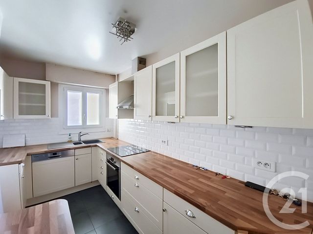 Appartement F4 à vendre - 4 pièces - 79.59 m2 - ST DENIS - 93 - ILE-DE-FRANCE - Century 21 Riva Immobilier