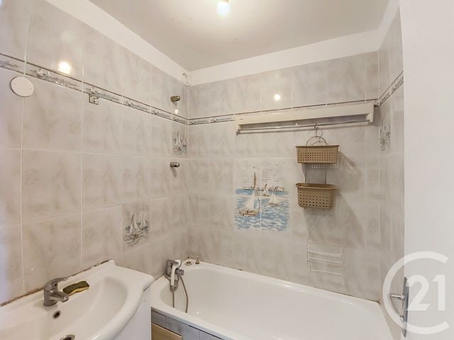 Appartement F2 à vendre - 2 pièces - 46.52 m2 - ST DENIS - 93 - ILE-DE-FRANCE - Century 21 Riva Immobilier