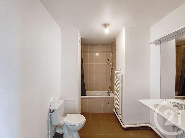 Appartement F1 à louer - 1 pièce - 32.77 m2 - ST DENIS - 93 - ILE-DE-FRANCE - Century 21 Riva Immobilier