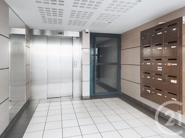 Appartement F4 à vendre - 4 pièces - 79.65 m2 - ST DENIS - 93 - ILE-DE-FRANCE - Century 21 Riva Immobilier