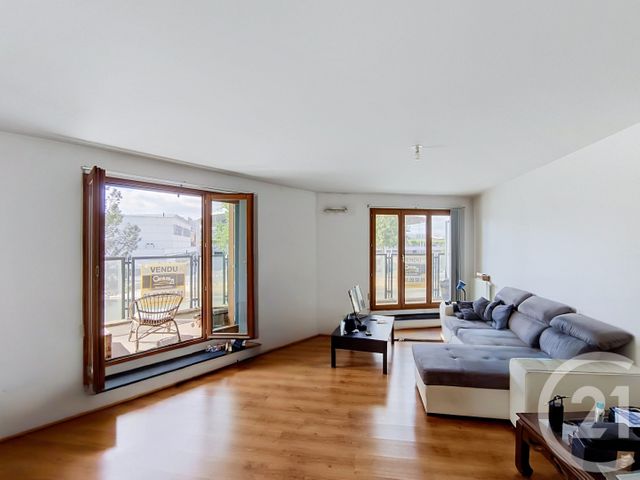 Appartement F4 à vendre - 4 pièces - 79.65 m2 - ST DENIS - 93 - ILE-DE-FRANCE - Century 21 Riva Immobilier