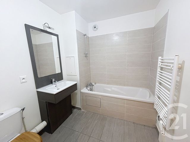 Appartement à vendre - 4 pièces - 88.08 m2 - MONTREUIL - 93 - ILE-DE-FRANCE - Century 21 Riva Immobilier