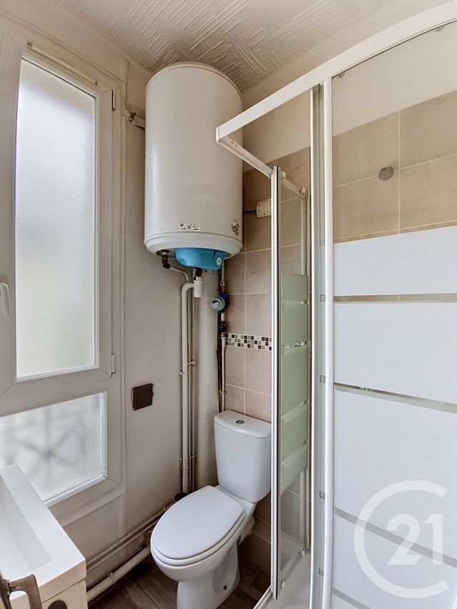 Appartement F2 à vendre - 2 pièces - 33.05 m2 - ST DENIS - 93 - ILE-DE-FRANCE - Century 21 Riva Immobilier