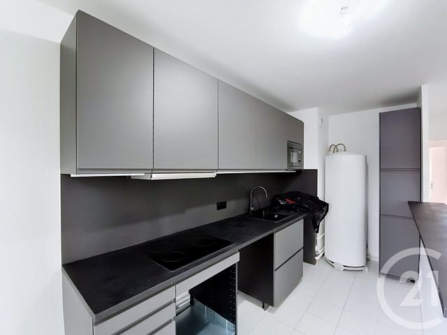 Appartement F5 à vendre - 5 pièces - 93.37 m2 - ST DENIS - 93 - ILE-DE-FRANCE - Century 21 Riva Immobilier