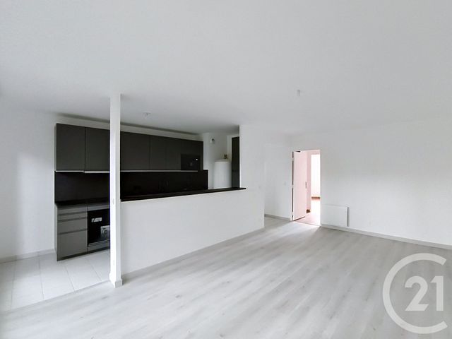 Appartement F5 à vendre - 5 pièces - 93.37 m2 - ST DENIS - 93 - ILE-DE-FRANCE - Century 21 Riva Immobilier