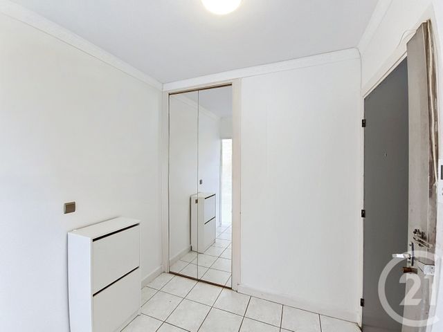 Appartement F4 à vendre - 4 pièces - 78.43 m2 - ST DENIS - 93 - ILE-DE-FRANCE - Century 21 Riva Immobilier