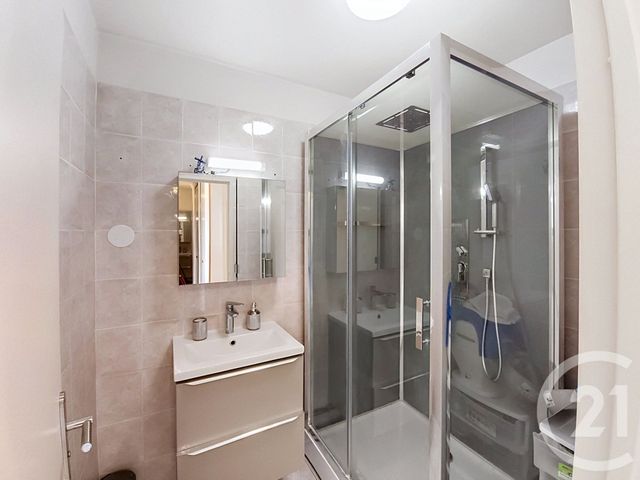 Appartement F4 à vendre - 4 pièces - 78.43 m2 - ST DENIS - 93 - ILE-DE-FRANCE - Century 21 Riva Immobilier