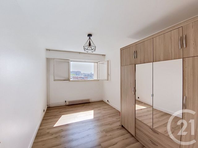 Appartement F4 à vendre - 4 pièces - 78.43 m2 - ST DENIS - 93 - ILE-DE-FRANCE - Century 21 Riva Immobilier