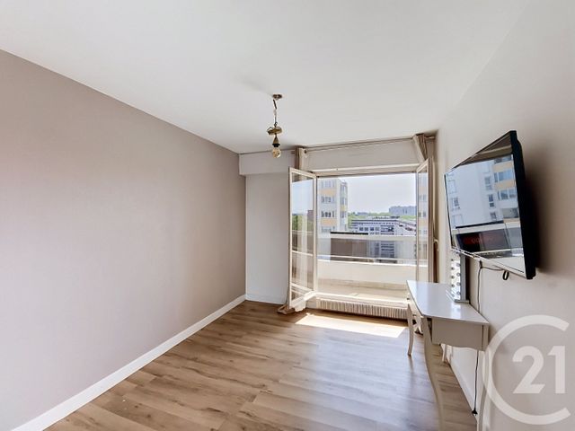 Appartement F4 à vendre - 4 pièces - 78.43 m2 - ST DENIS - 93 - ILE-DE-FRANCE - Century 21 Riva Immobilier