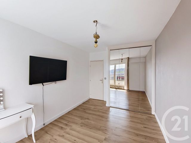 Appartement F4 à vendre - 4 pièces - 78.43 m2 - ST DENIS - 93 - ILE-DE-FRANCE - Century 21 Riva Immobilier
