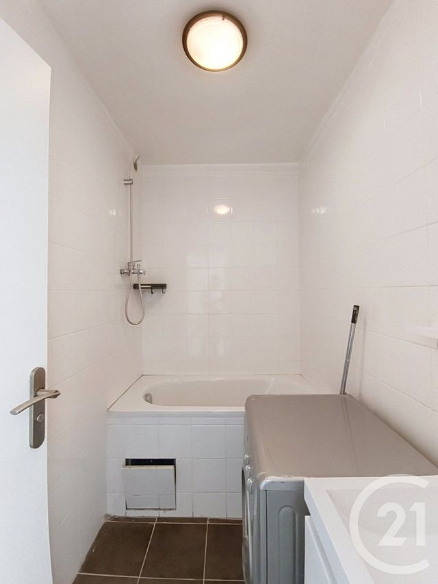 Appartement F3 à vendre - 3 pièces - 39.73 m2 - ST DENIS - 93 - ILE-DE-FRANCE - Century 21 Riva Immobilier