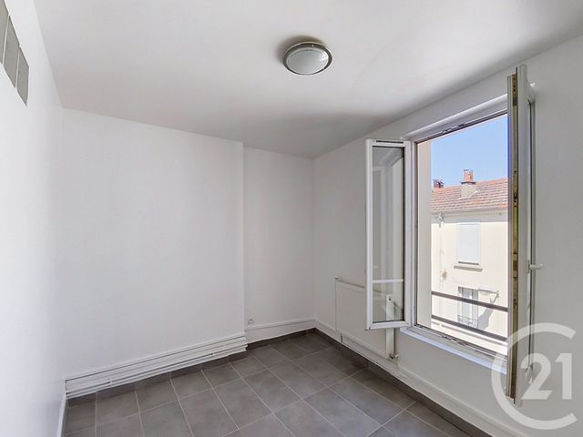 Appartement F3 à vendre - 3 pièces - 39.73 m2 - ST DENIS - 93 - ILE-DE-FRANCE - Century 21 Riva Immobilier
