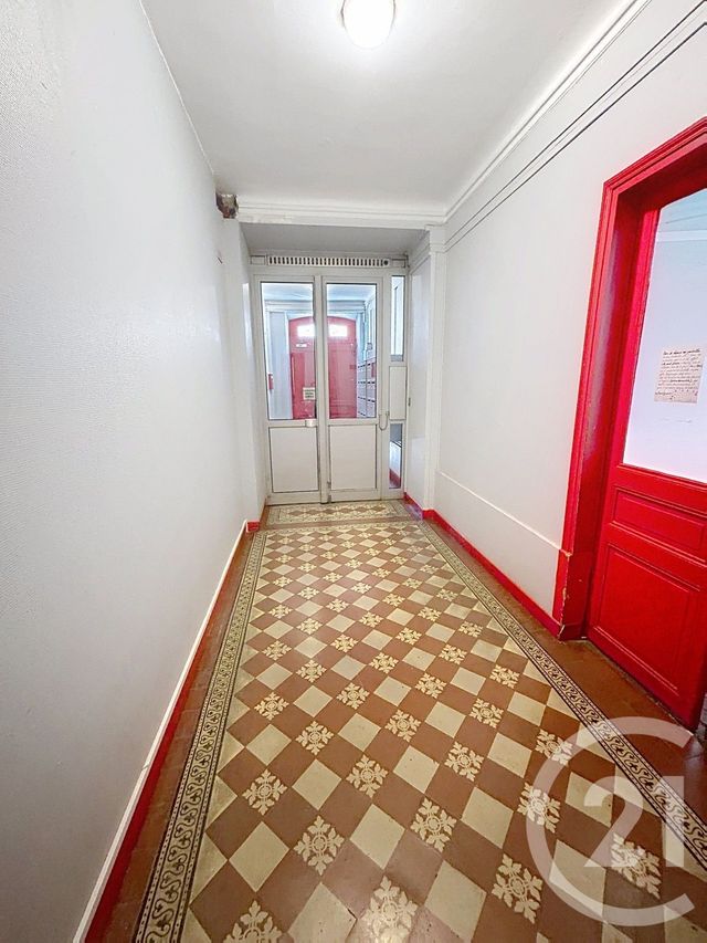 Appartement F2 à vendre - 2 pièces - 37.9 m2 - PARIS - 75018 - ILE-DE-FRANCE - Century 21 Riva Immobilier