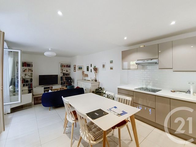 Appartement F3 à vendre - 3 pièces - 67.41 m2 - ST DENIS - 93 - ILE-DE-FRANCE - Century 21 Riva Immobilier