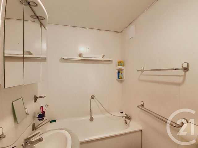 Appartement F2 à vendre - 2 pièces - 39.2 m2 - ST DENIS - 93 - ILE-DE-FRANCE - Century 21 Riva Immobilier