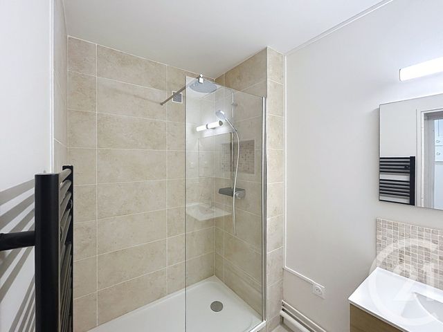 Appartement F2 à vendre - 2 pièces - 42.37 m2 - ST DENIS - 93 - ILE-DE-FRANCE - Century 21 Riva Immobilier