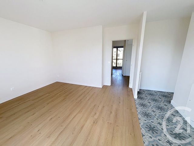 Appartement F2 à vendre - 2 pièces - 42.37 m2 - ST DENIS - 93 - ILE-DE-FRANCE - Century 21 Riva Immobilier