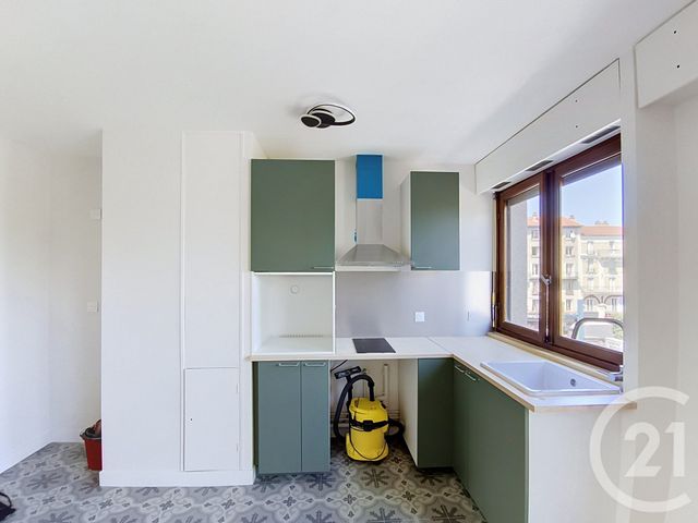 Appartement F2 à vendre - 2 pièces - 42.37 m2 - ST DENIS - 93 - ILE-DE-FRANCE - Century 21 Riva Immobilier