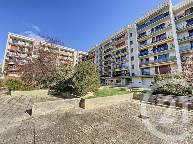 Appartement F2 à vendre - 2 pièces - 42.37 m2 - ST DENIS - 93 - ILE-DE-FRANCE - Century 21 Riva Immobilier