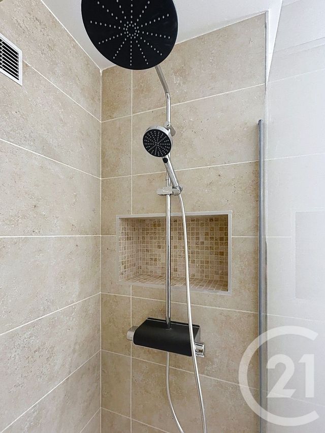 Appartement F2 à vendre - 2 pièces - 42.37 m2 - ST DENIS - 93 - ILE-DE-FRANCE - Century 21 Riva Immobilier
