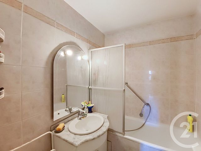 Appartement F4 à vendre - 4 pièces - 81.89 m2 - LA COURNEUVE - 93 - ILE-DE-FRANCE - Century 21 Riva Immobilier