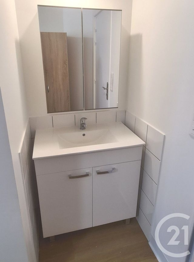 Appartement F3 à vendre - 3 pièces - 49.27 m2 - ST DENIS - 93 - ILE-DE-FRANCE - Century 21 Riva Immobilier