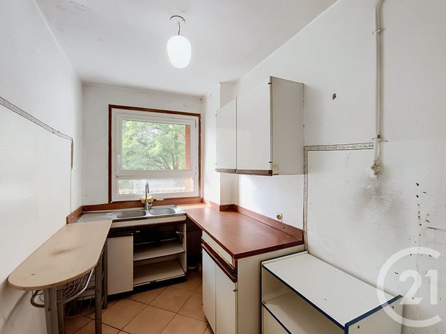 Appartement F2 à vendre - 2 pièces - 44.18 m2 - ST DENIS - 93 - ILE-DE-FRANCE - Century 21 Riva Immobilier