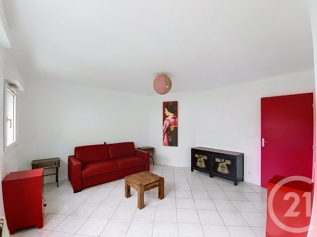 Appartement F1 à louer ST DENIS