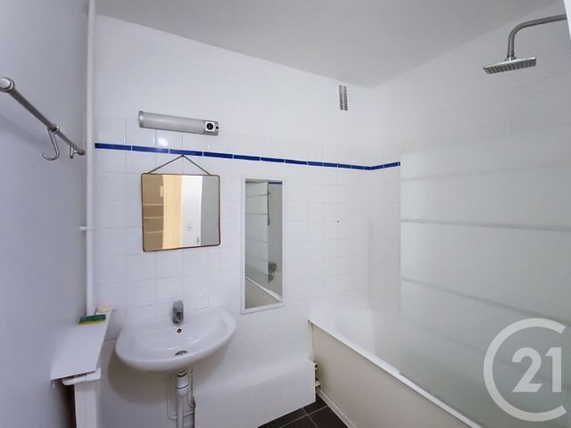 Appartement F1 à vendre - 1 pièce - 41.29 m2 - ST DENIS - 93 - ILE-DE-FRANCE - Century 21 Riva Immobilier