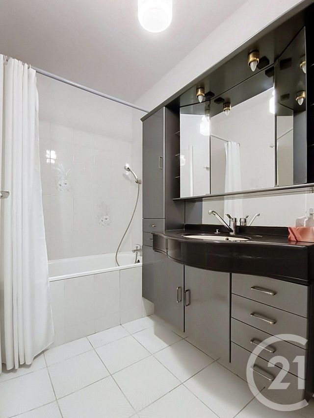 Appartement F1 à vendre - 1 pièce - 45.45 m2 - PIERREFITTE SUR SEINE - 93 - ILE-DE-FRANCE - Century 21 Riva Immobilier