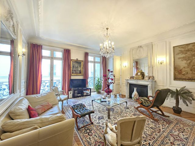 Appartement T5 à vendre - 5 pièces - 144,28 m2 - Paris - 75008 - ILE-DE-FRANCE