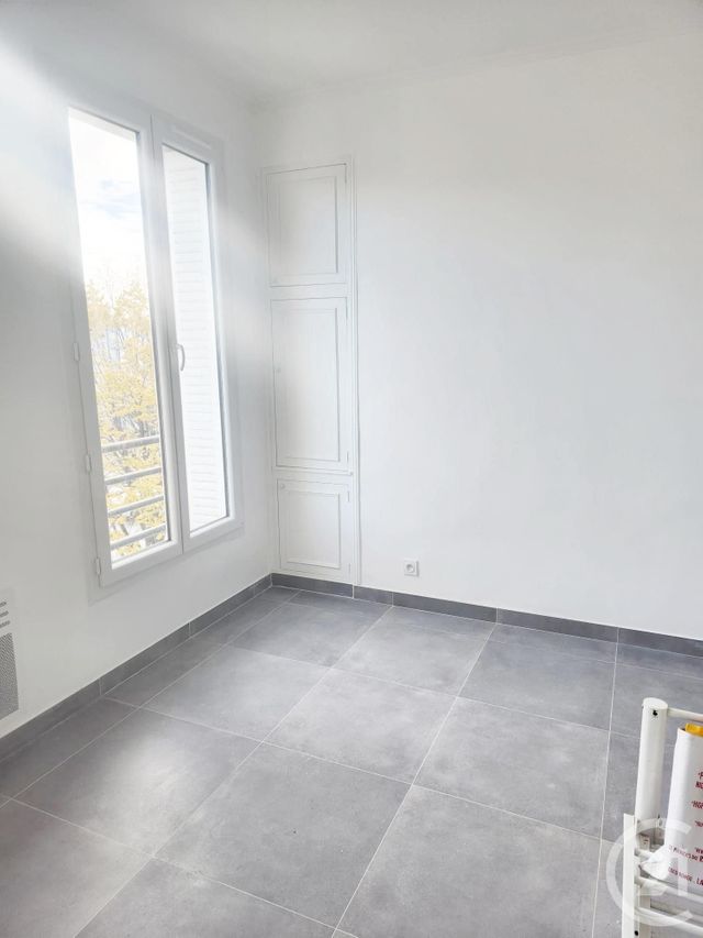 appartement à vendre - 2 pièces - 42 m2 - La Plaine St Denis - 93 - ILE-DE-FRANCE