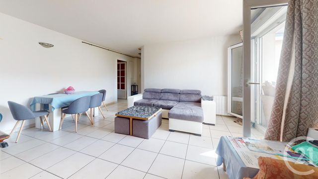 Appartement F3 à vendre - 3 pièces - 62 m2 - La Courneuve - 93 - ILE-DE-FRANCE